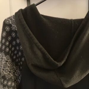 Title Nine Black Hooded  xl Dress